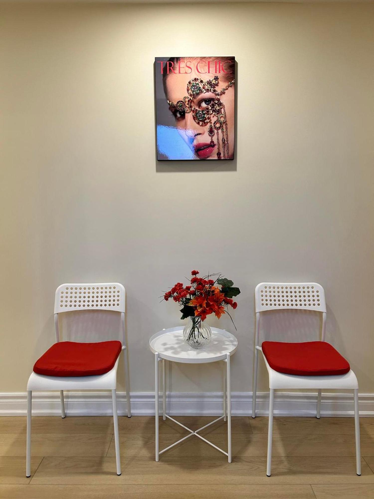 Brand New Lower Home With Exclusive Bathroom トロント エクステリア 写真