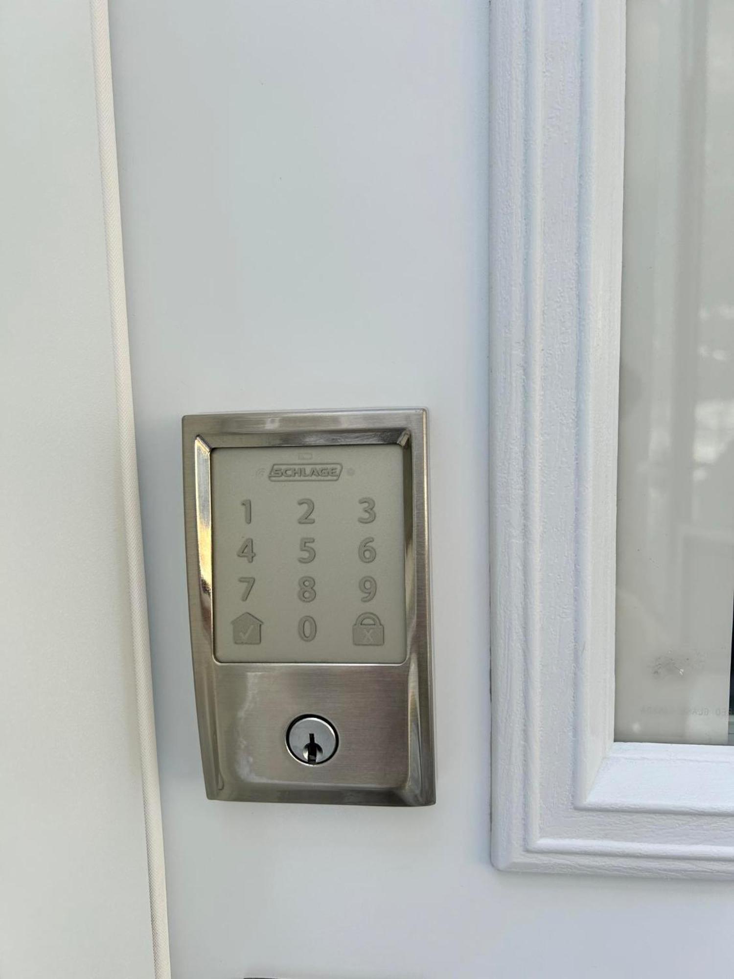 Brand New Lower Home With Exclusive Bathroom トロント エクステリア 写真